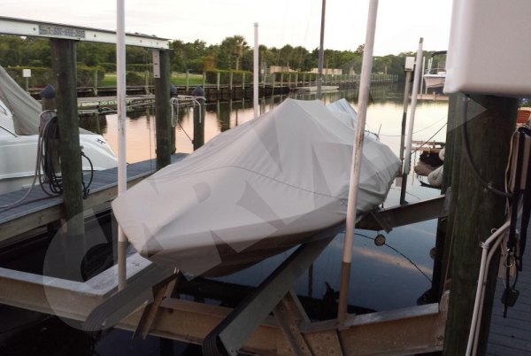 Carver® 74119F10 - Slate Gray Poly-Flex ll Boat Cover for 19'6