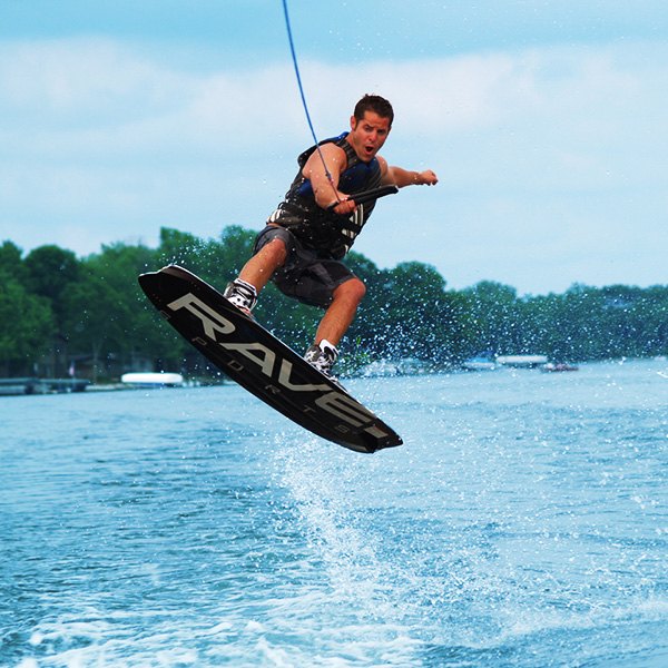 RAVE Sports® - Lyric 137 cm Blue Wakeboard with Bindings